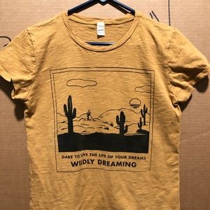 LOVE VINTAGE Womens Medium crew neck mustard colored tee